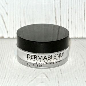 Dermablend Loose Setting Powder travel size 5 g.